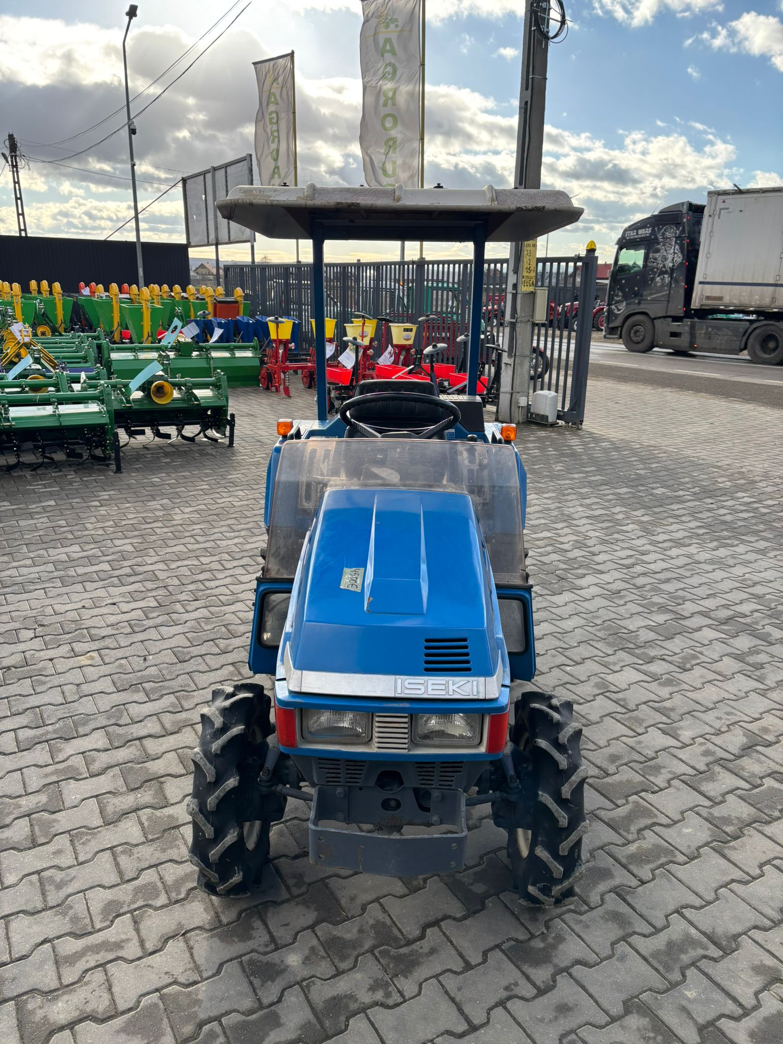 ISEKI LANDHOPE 155 TRACTORAS JAPONEZ CU PARASOLAR - imagine 4
