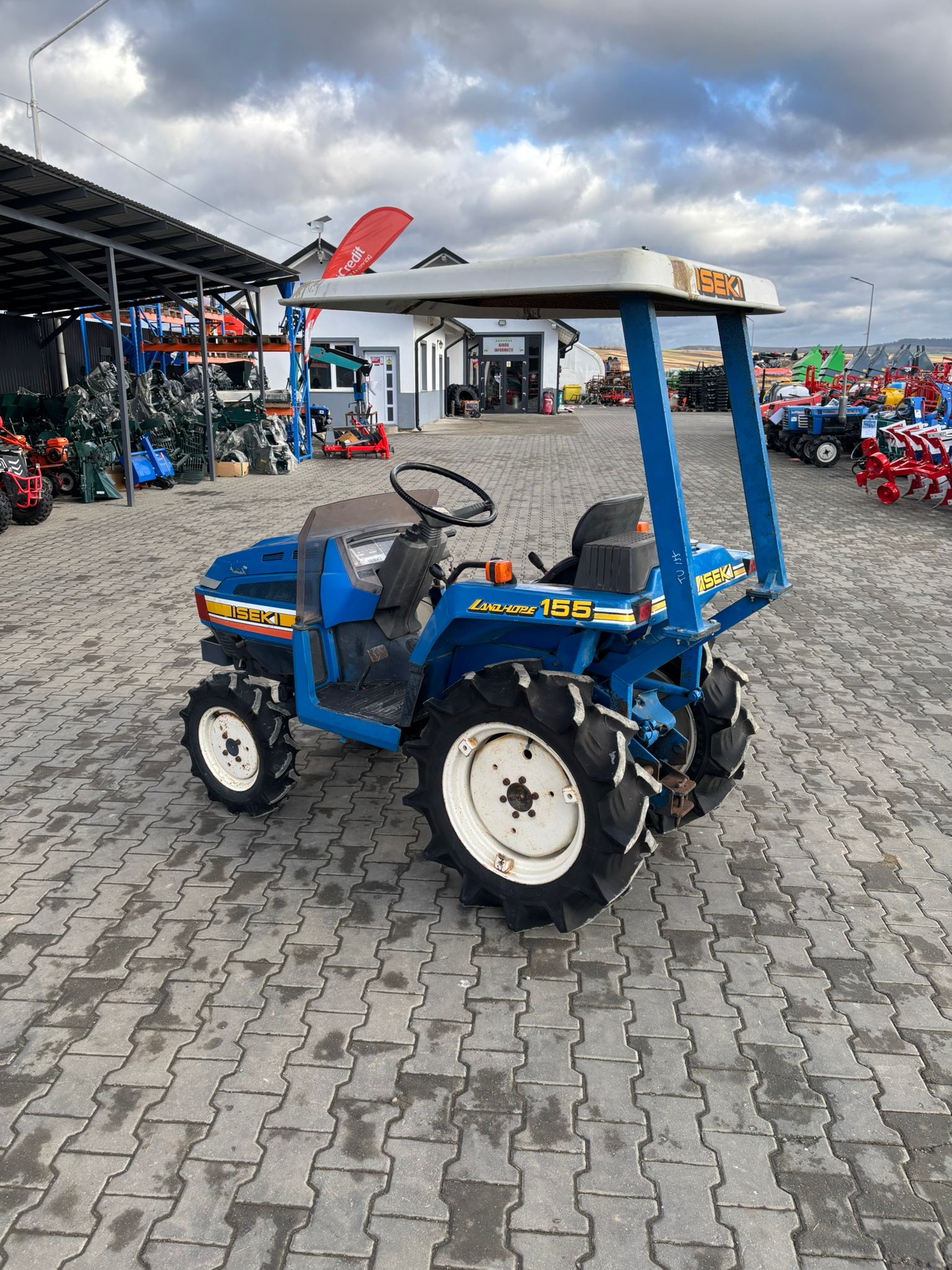 ISEKI LANDHOPE 155 TRACTORAS JAPONEZ CU PARASOLAR - imagine 3